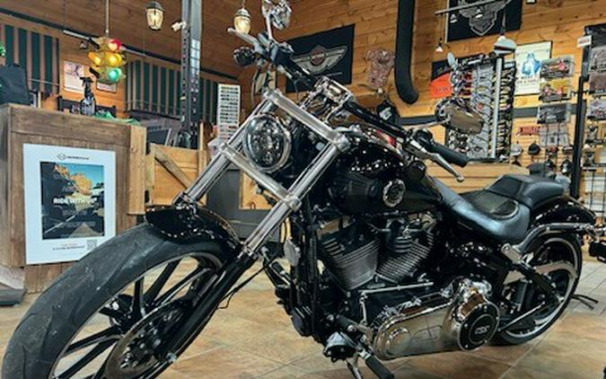 2014 Harley-Davidson Breakout Vivid Black