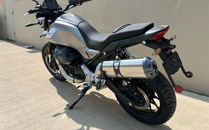 2025 Moto Guzzi V85 STRADA E5+