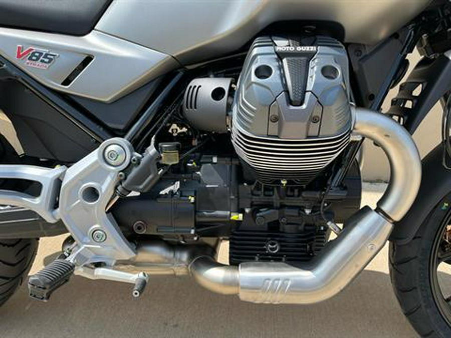 2025 Moto Guzzi V85 STRADA E5+