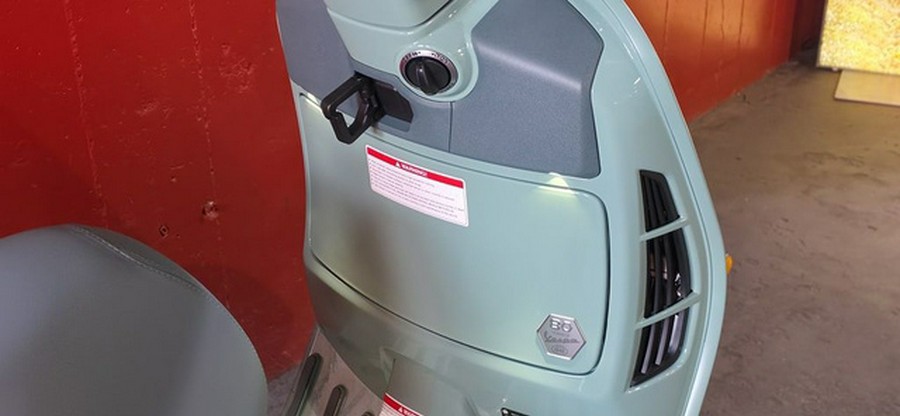 2027 Vespa GTS 310 80Th