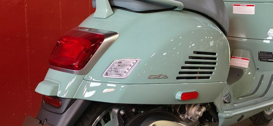 2027 Vespa GTS 310 80Th