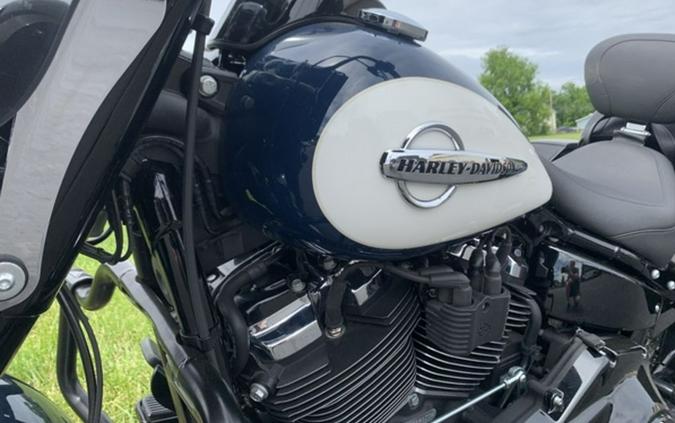 2019 Harley-Davidson® FLHCS - Heritage Classic 114