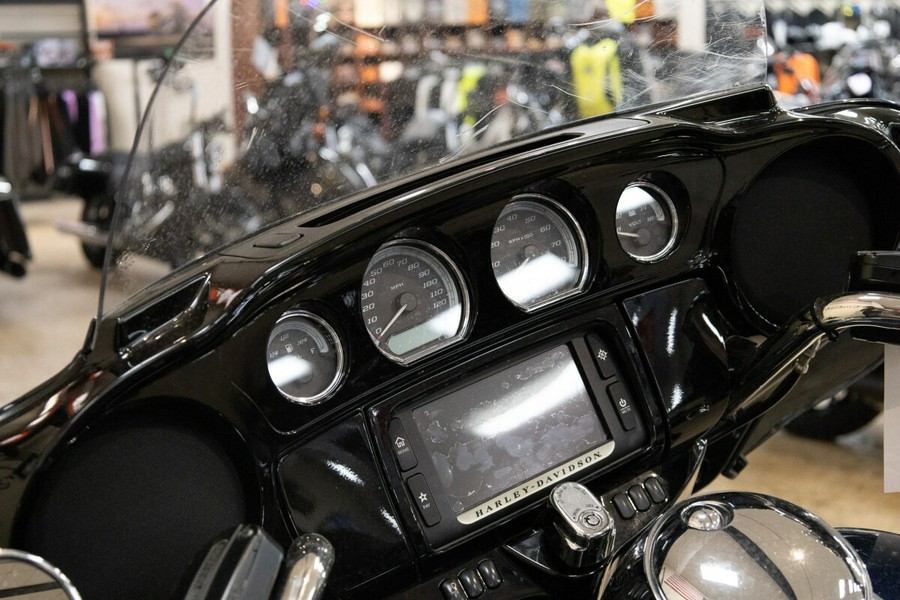 2016 Harley-Davidson® Ultra Limited Custom Colour Cosmic Blue Pearl FLHTK