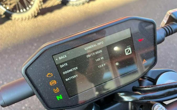 2023 KTM Duke 790