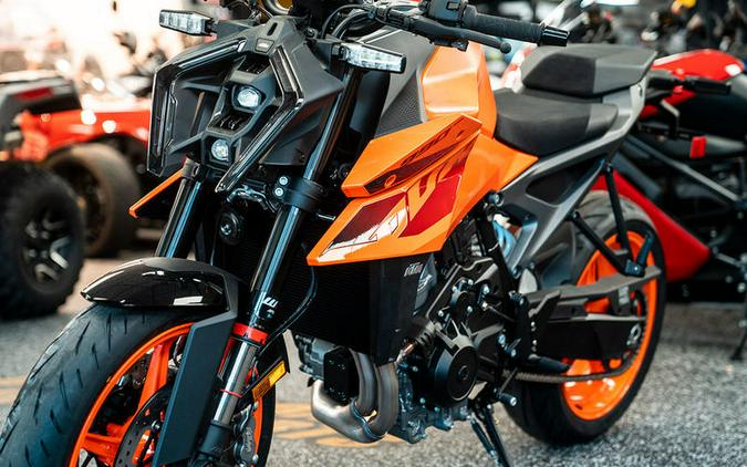 2024 KTM 990 Duke