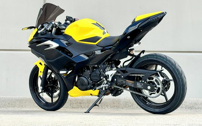 2026 Kawasaki Ninja® 500 SE ABS