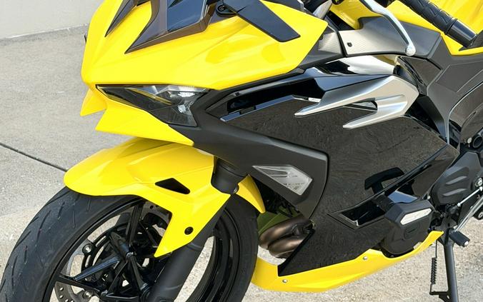 2026 Kawasaki Ninja® 500 SE ABS