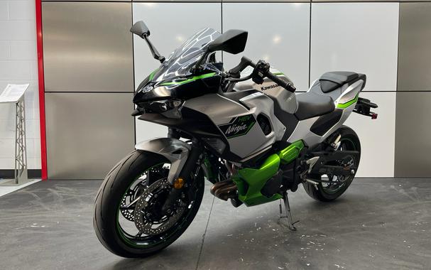 2024 Kawasaki Ninja® 7 Hybrid ABS - DEMO