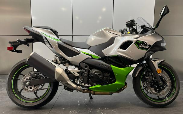 2024 Kawasaki Ninja® 7 Hybrid ABS - DEMO