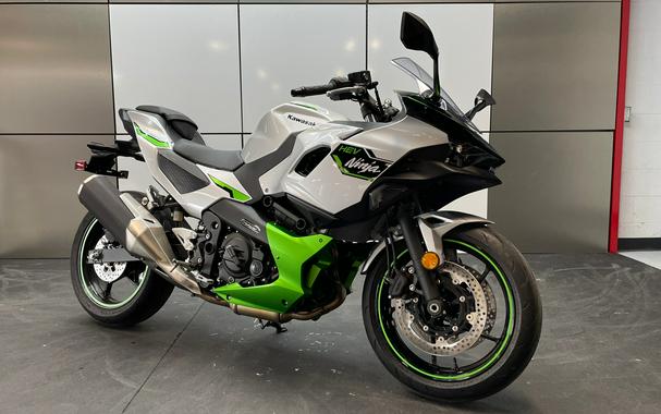 2024 Kawasaki Ninja® 7 Hybrid ABS - DEMO