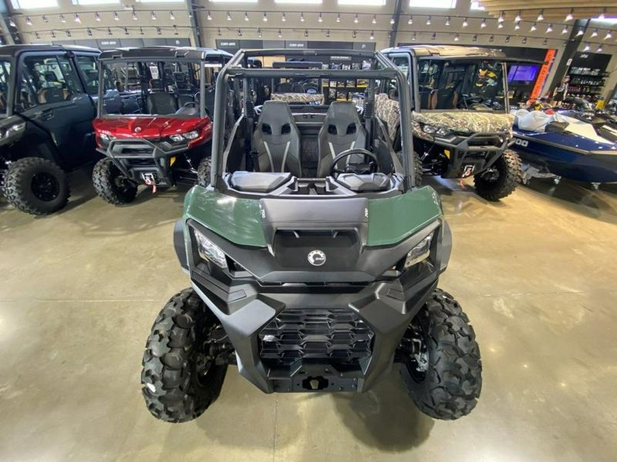 2023 Can-Am® Commander DPS 700