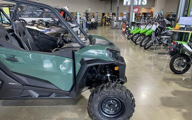 2023 Can-Am® Commander DPS 700