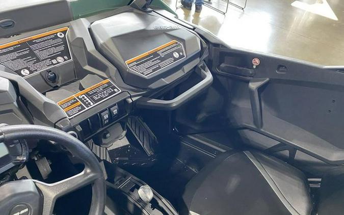 2023 Can-Am® Commander DPS 700