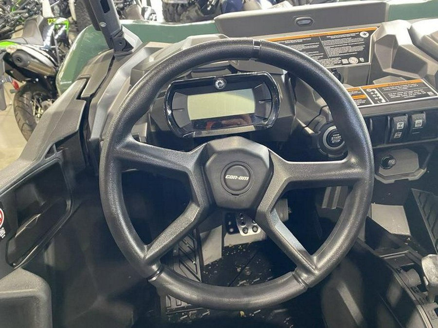 2023 Can-Am® Commander DPS 700