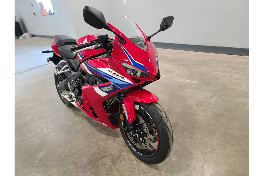 2026 CBR650R E-Clutch - Honda