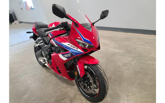 2026 CBR650R E-Clutch - Honda