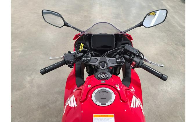 2026 CBR650R E-Clutch - Honda