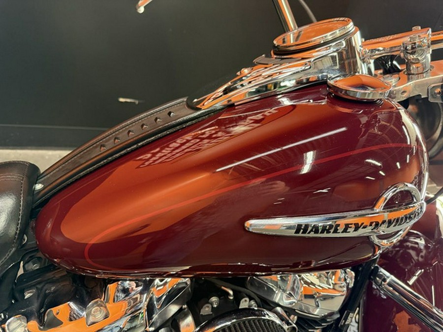 2020 Harley-Davidson Softail FLHC - Heritage Classic