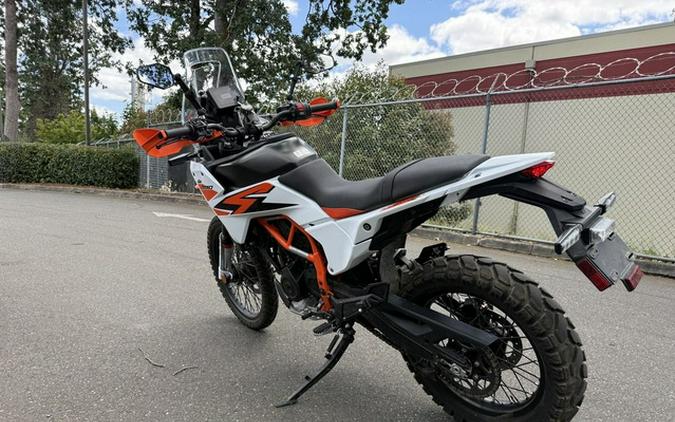 2025 KTM Adventure 390 R