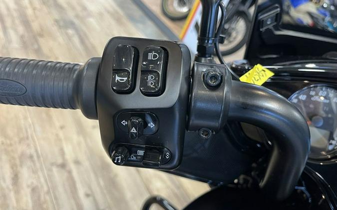 2025 Indian Chieftain Powerplus Dark Horse 112 W/Powerband Black Smoke