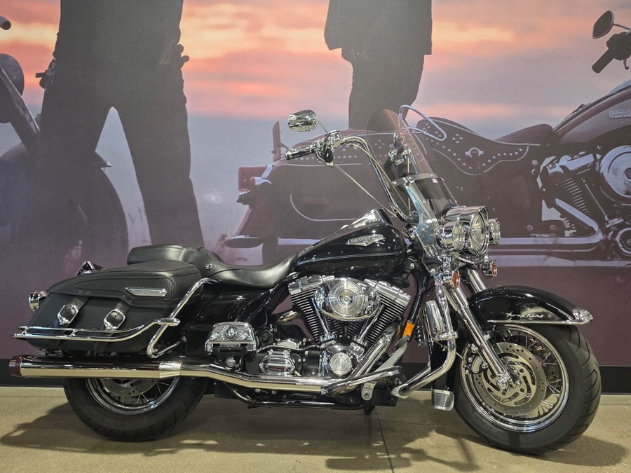 2006 Harley-Davidson® Road King® Classic Vivid Black