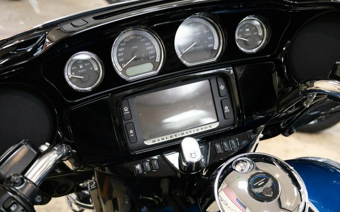 2018 Harley-Davidson® Ultra Limited LGNDBLUSNGL/BLK FLHTKANV