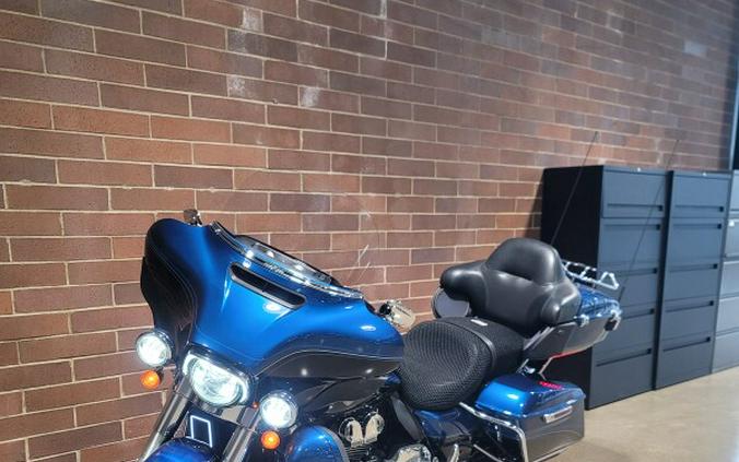 2018 Harley-Davidson® Ultra Limited LGNDBLUSNGL/BLK FLHTKANV