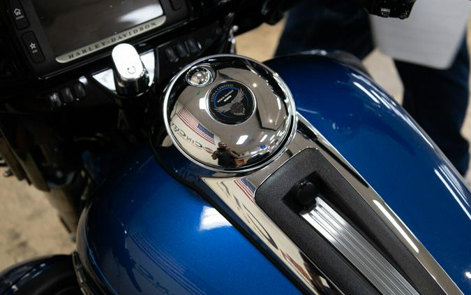 2018 Harley-Davidson® Ultra Limited LGNDBLUSNGL/BLK FLHTKANV