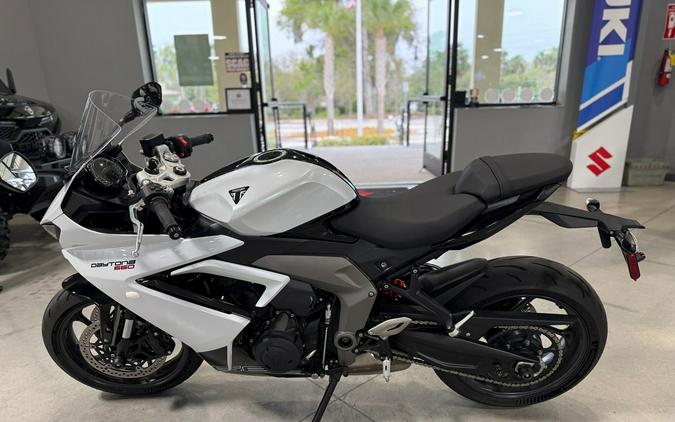 2025 Triumph Daytona