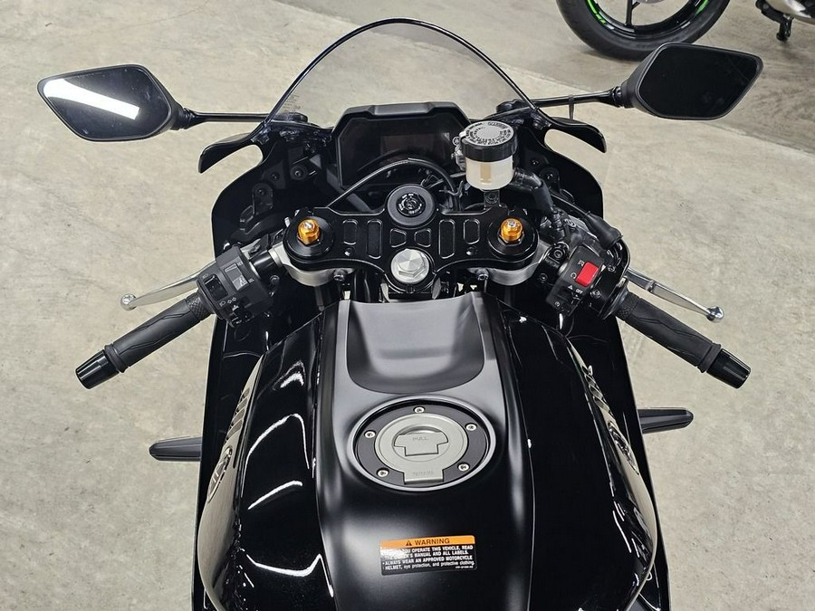 2025 Yamaha YZF R7