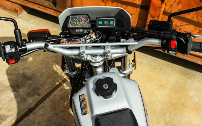 2027 Yamaha TW 200