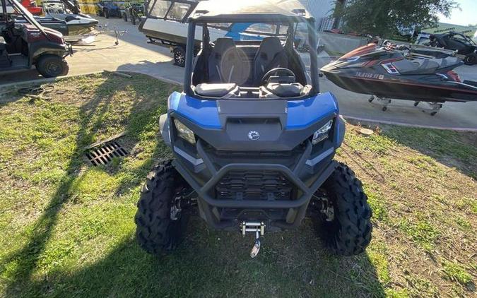 2023 Can-Am® Commander XT 700