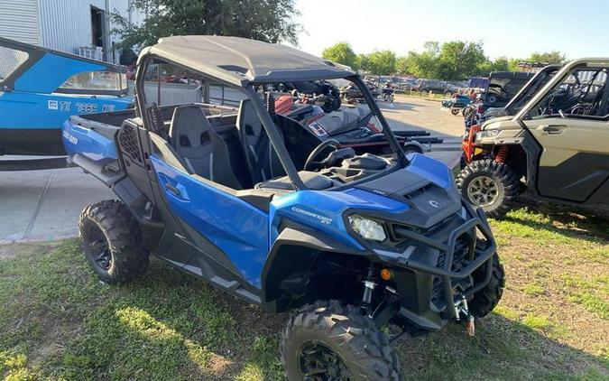 2023 Can-Am® Commander XT 700