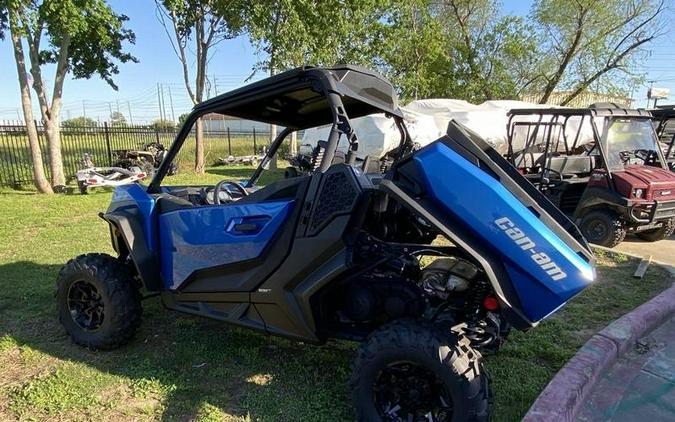 2023 Can-Am® Commander XT 700