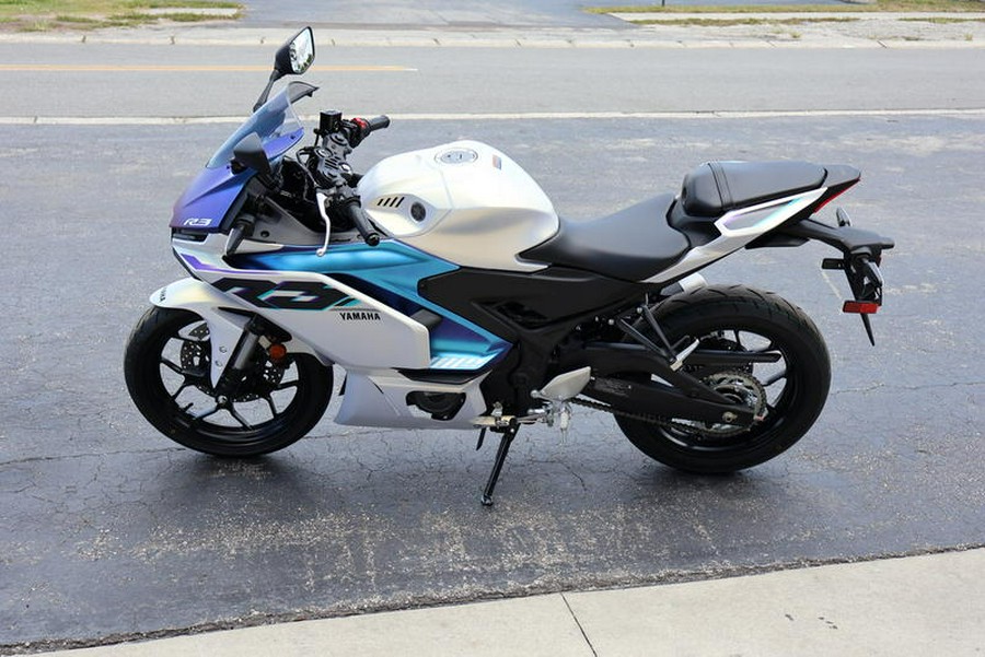2025 Yamaha YZF-R3 ABS
