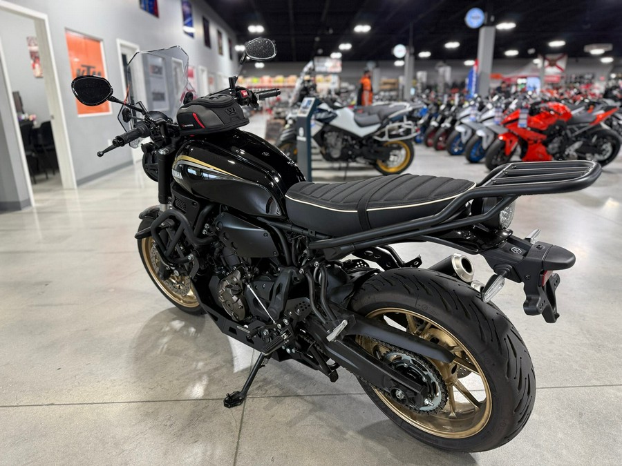 2025 Yamaha XSR 700