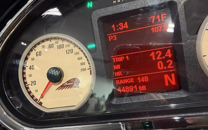 2016 Indian Motorcycle® Chieftain® Indian Red