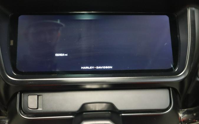 2024 Harley-Davidson Street Glide Whiskey Fire