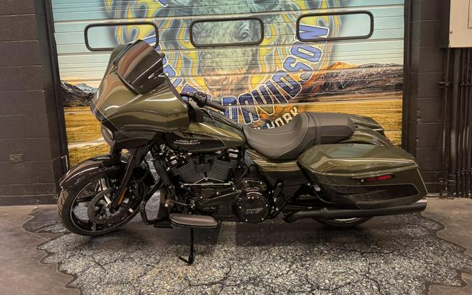 2026 Harley-Davidson® Street Glide® Olive Steel Metallic / Vivid Black Black Trim