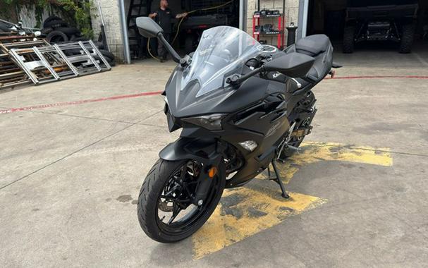 2026 Kawasaki Ninja 500 Metallic Flat Spark Black