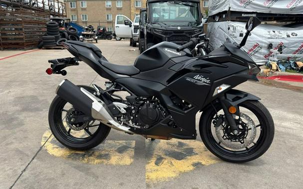 2026 Kawasaki Ninja 500 Metallic Flat Spark Black