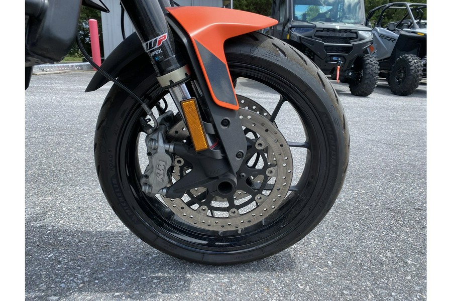 2022 KTM 890 Duke