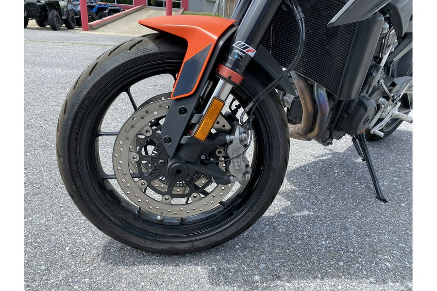 2022 KTM 890 Duke