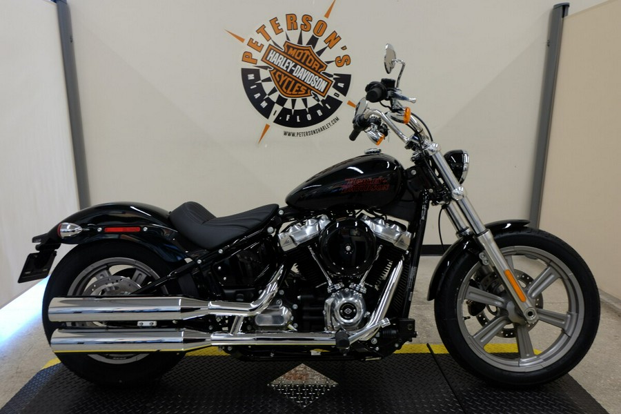 2023 FXST Softail® Standard - In Vivid Black