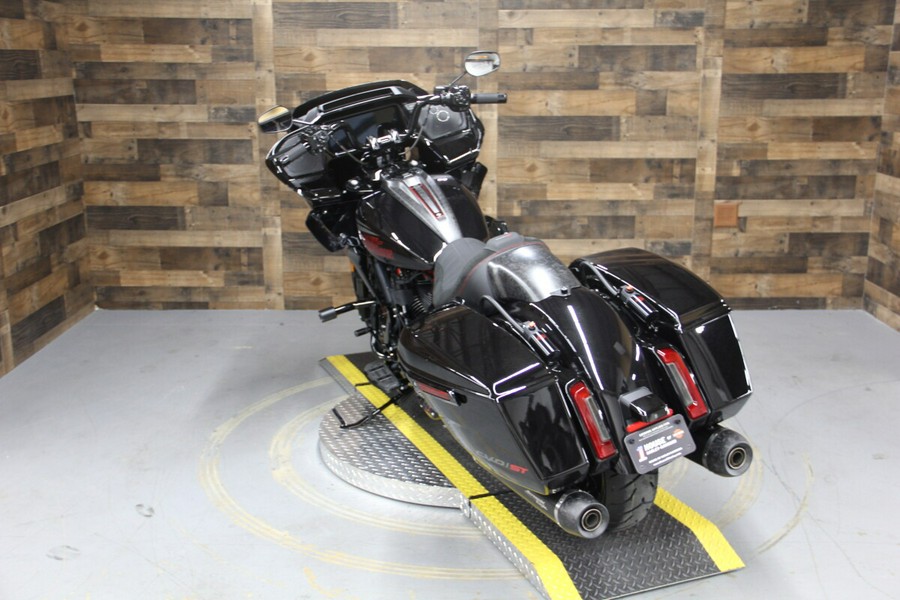 2024 Harley-Davidson CVO™ Road Glide® ST Raven Metallic