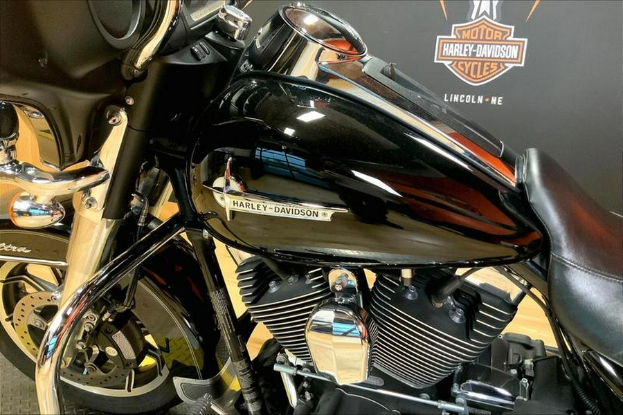 2015 Harley-Davidson® FLHTCU - Electra Glide® Ultra Classic®