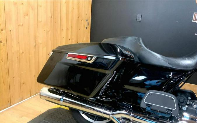 2015 Harley-Davidson® FLHTCU - Electra Glide® Ultra Classic®