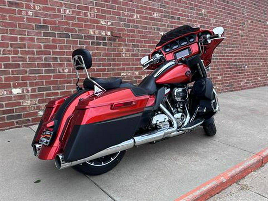 2018 Harley-Davidson CVO™ Street Glide®