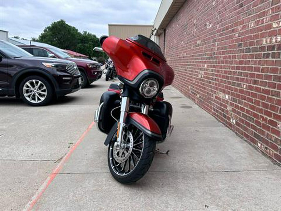 2018 Harley-Davidson CVO™ Street Glide®