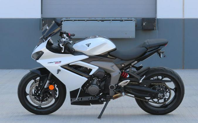 2025 Triumph Daytona 660 Snowdonia WhiteSapphire Black